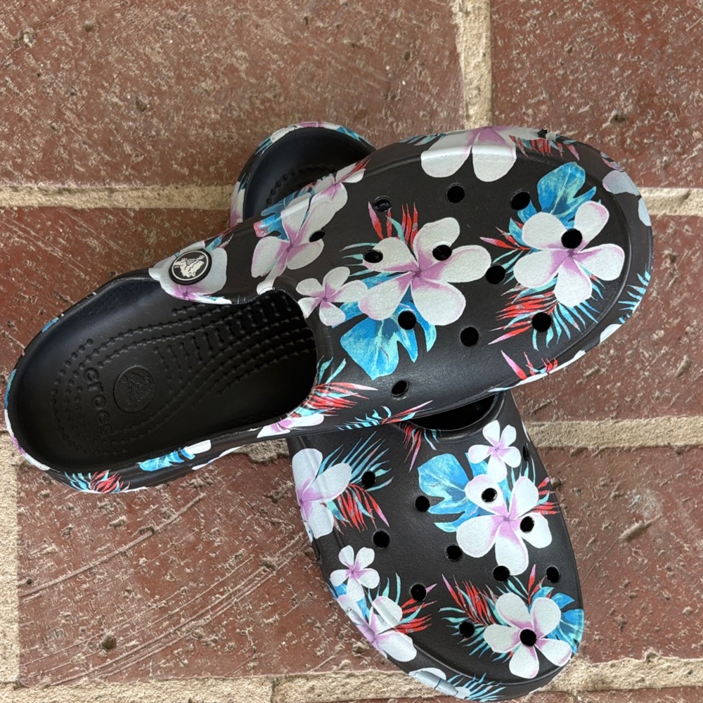 CROCS Black Floral Print Hawaiian Clogs with Colorful Accents - Picture 8 of 8